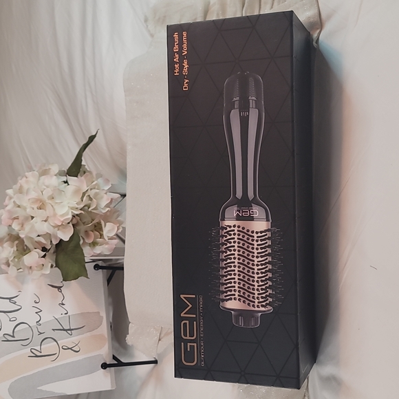 Glamorous Other - GEM- Hot Air Brush, Dry Style Volumizer 04 04 2025